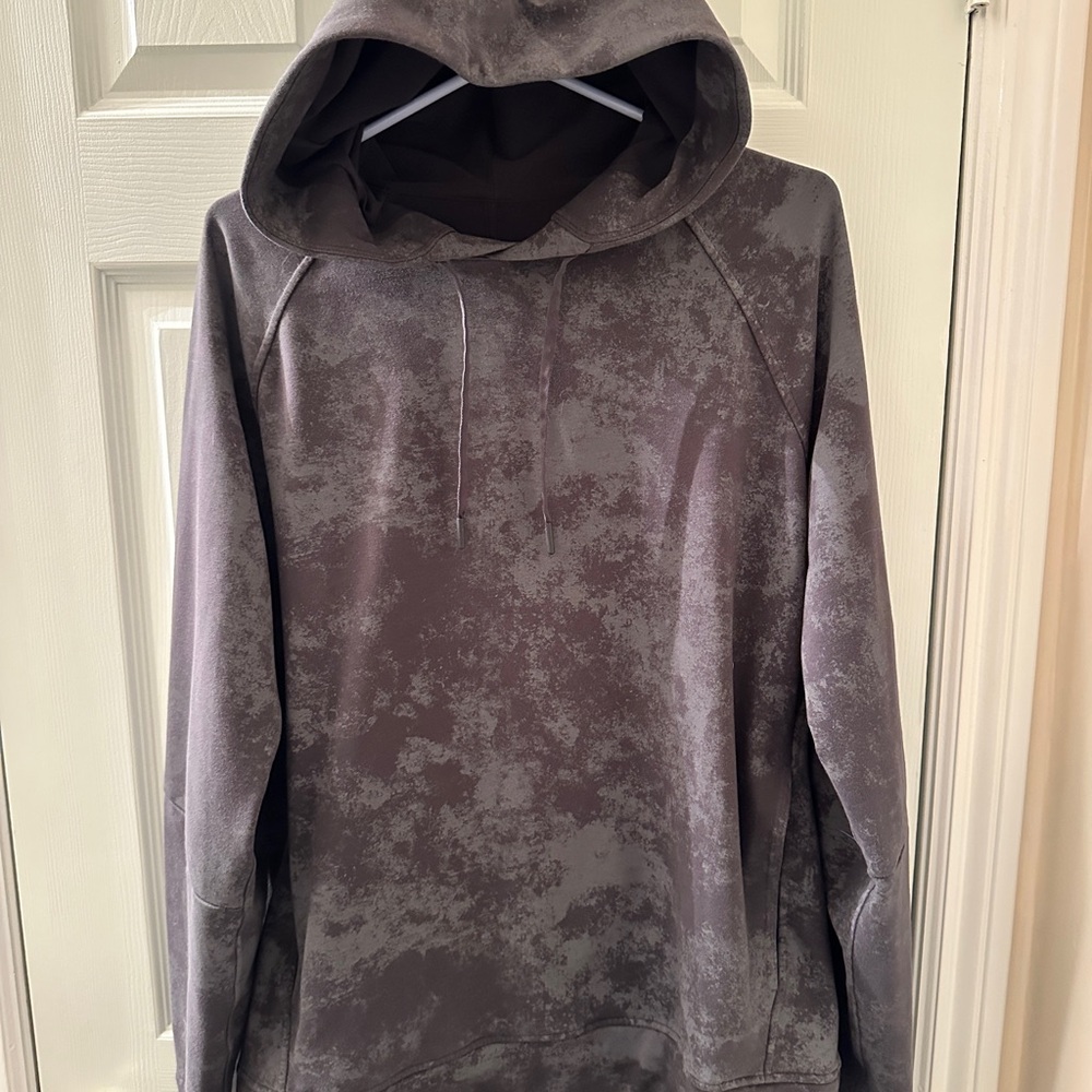 Gray Hooded Sweater with Soft Plush Fabric and Relaxed Fit